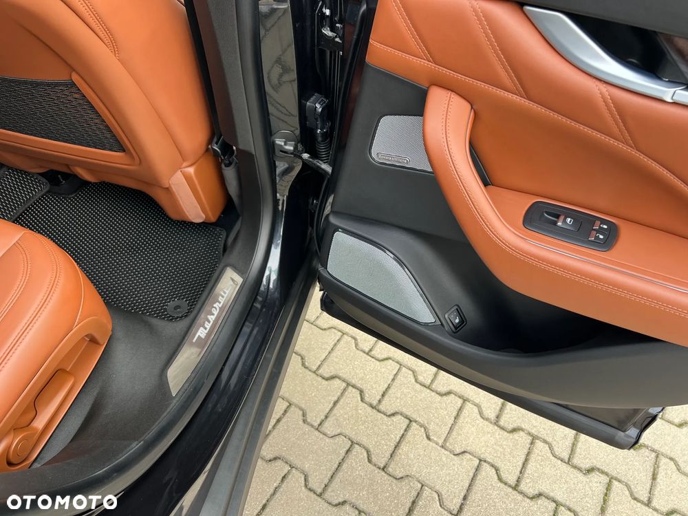 Maserati Levante Q4 GranLusso - 26