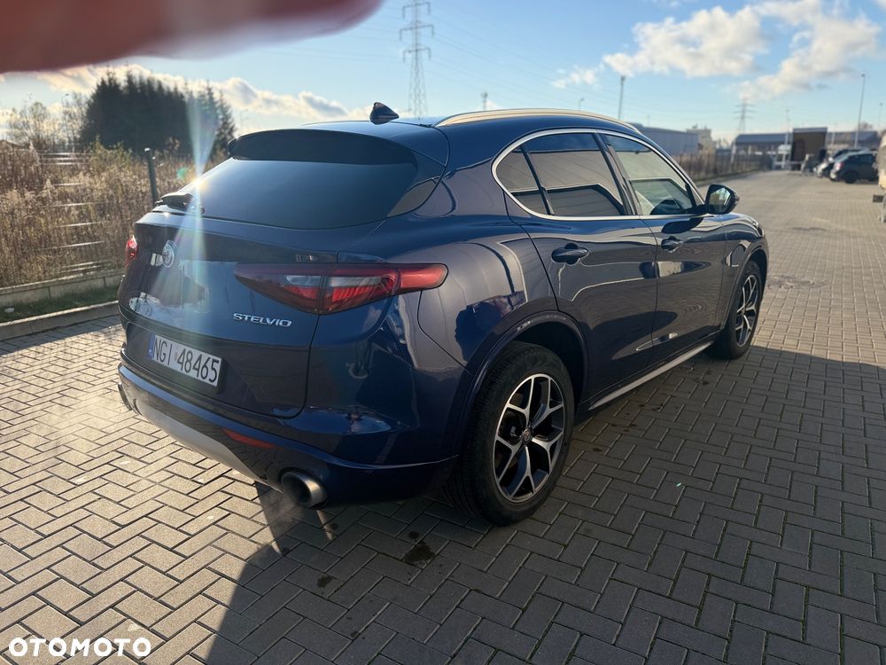 Alfa Romeo Stelvio - 4