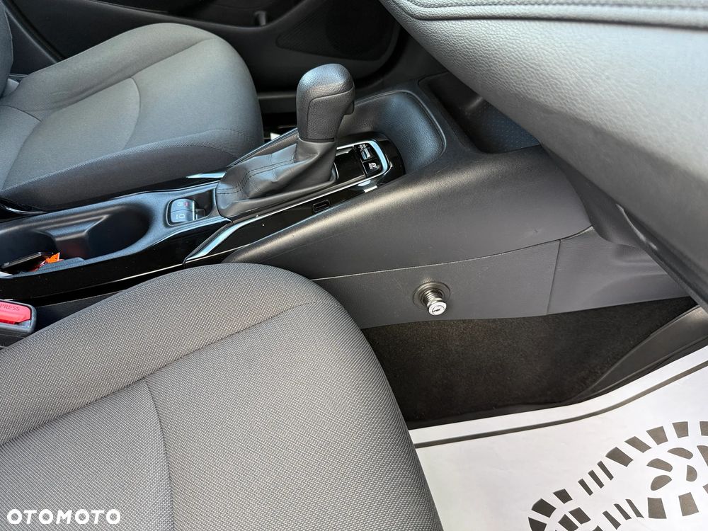 Toyota Corolla 1.8 Hybrid Active - 18