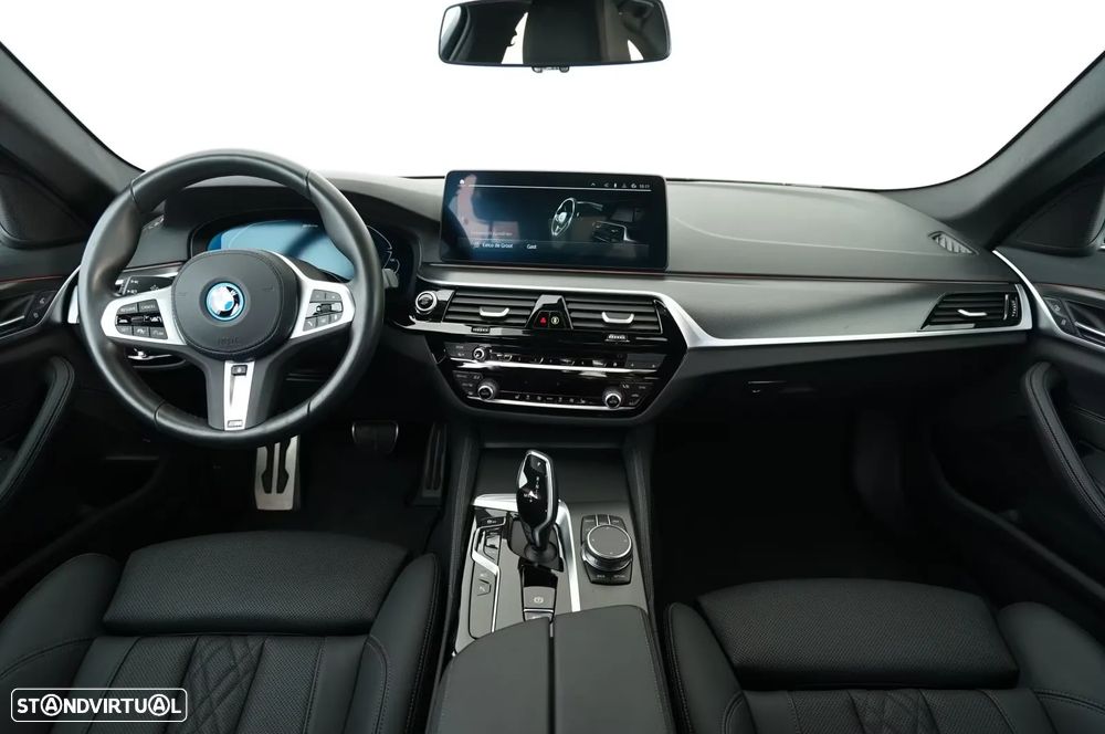 BMW 545 e xDrive Pack M - 7