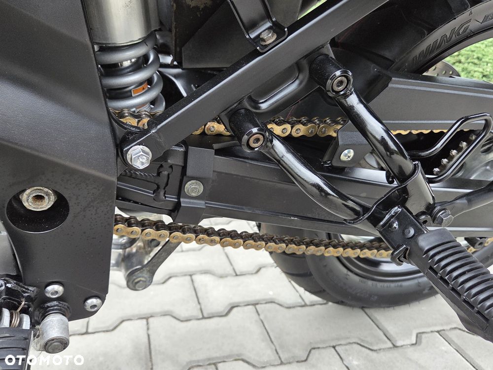Suzuki V-STROM - 36