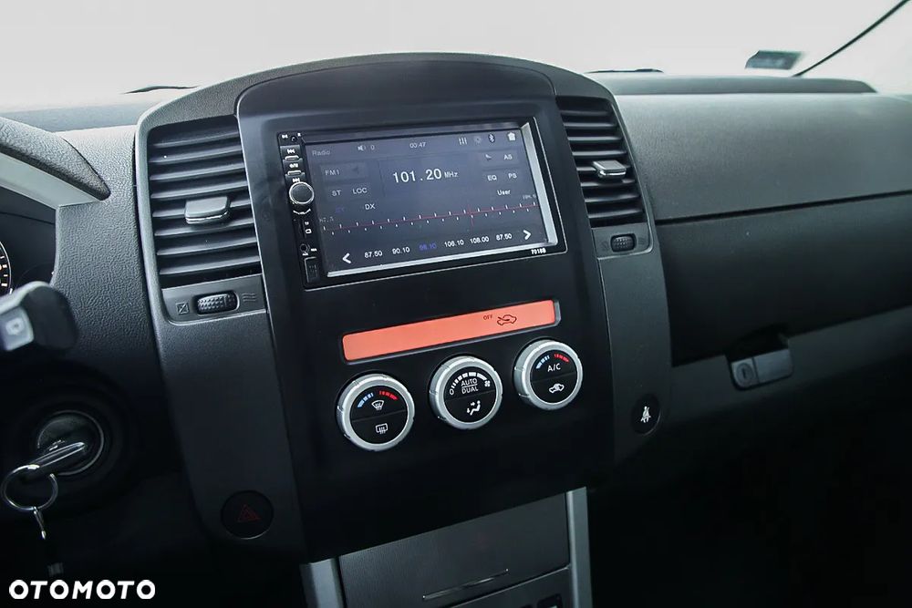 Nissan Pathfinder 2.5 D LE EU5 - 27
