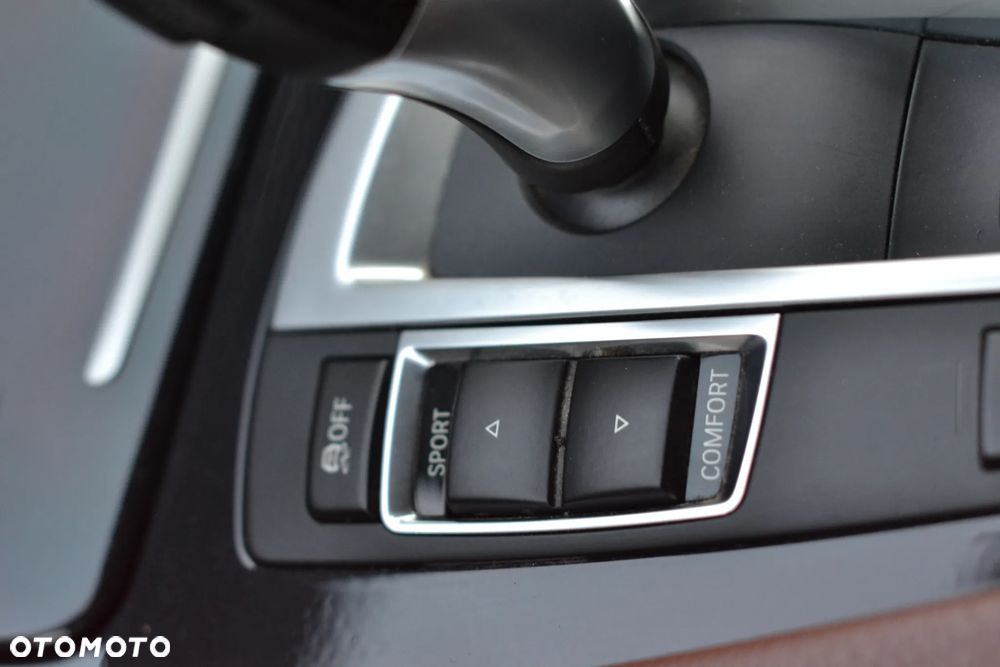 BMW Seria 5 520d xDrive Luxury Line - 8