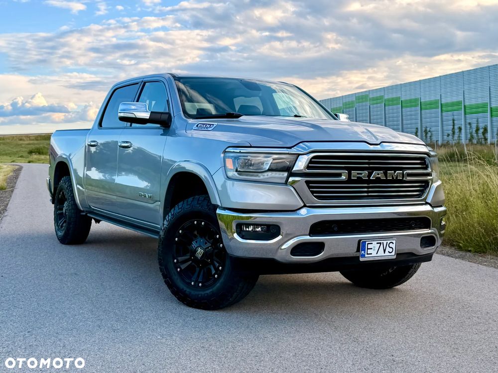 RAM 1500 5.7 Crew Cab Laramie - 2
