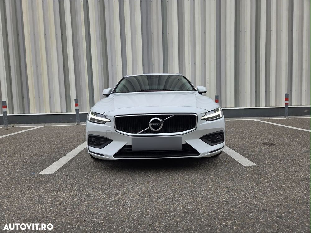Volvo V60 B4 MHEV AT8 FWD Momentum Pro - 2