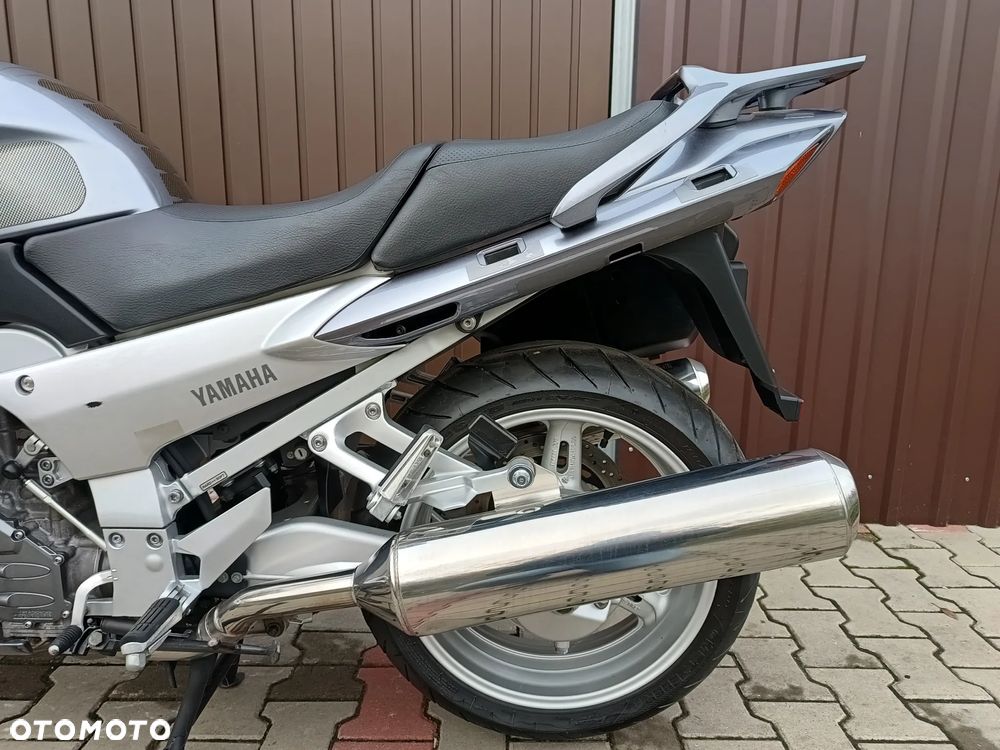 Yamaha FJR - 27