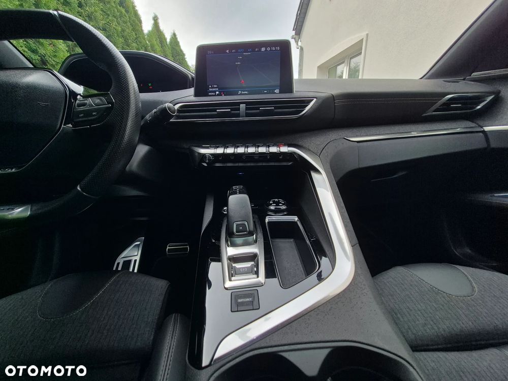 Peugeot 3008 1.6 PureTech GPF GT Line S&S EAT8 - 32