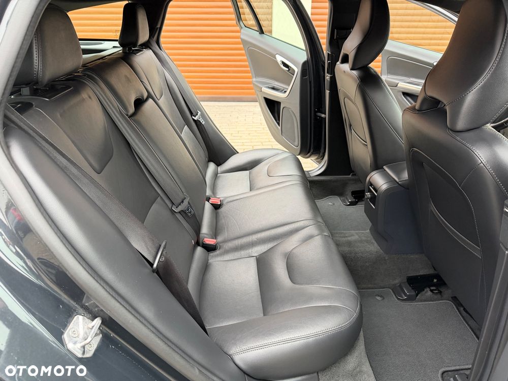 Volvo V60 D2 Drive-E Kinetic - 36