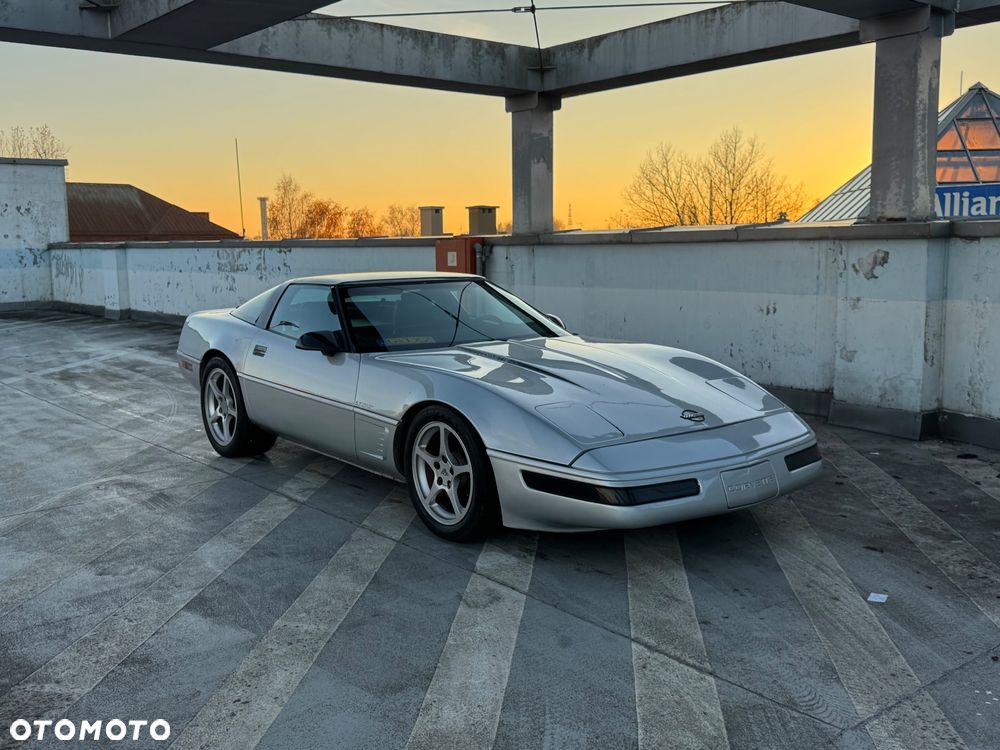 Chevrolet Corvette - 17