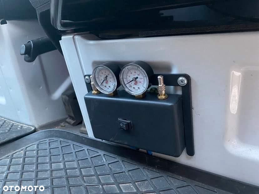 Mercedes-Benz Sprinter - 12