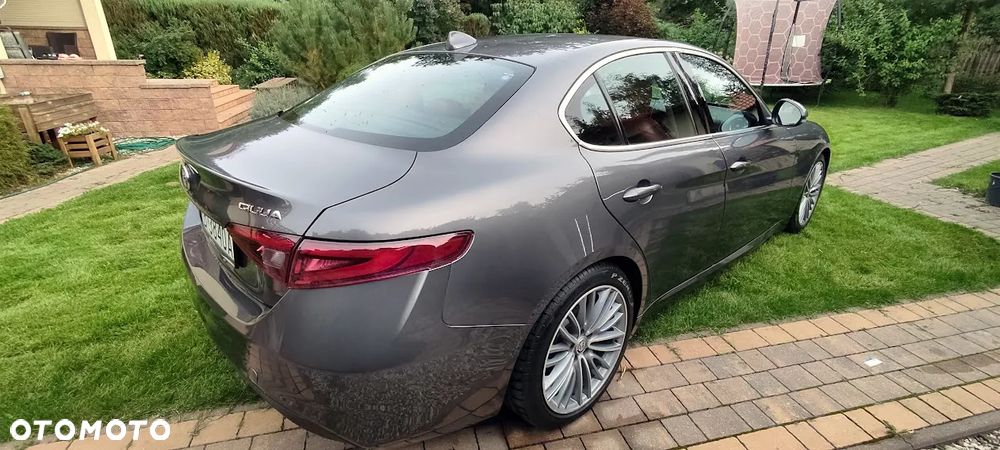 Alfa Romeo Giulia 2.2 AT8 Super - 14