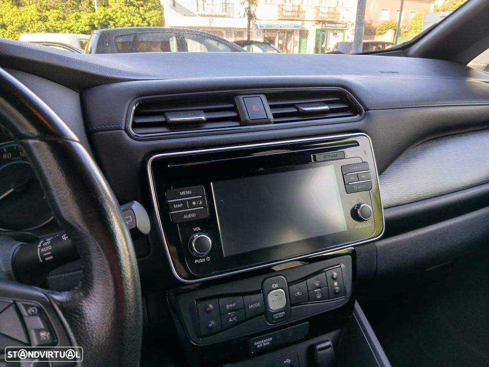 Nissan Leaf N-Connecta - 17