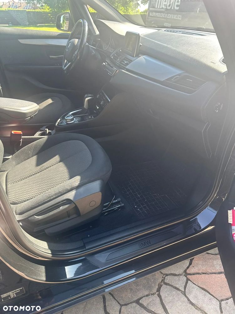 BMW Seria 2 218d - 12