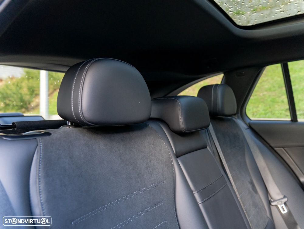 Mercedes-Benz C 300 e AMG Line - 24