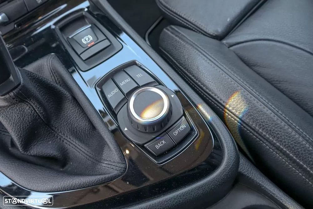BMW 218 Active Tourer d Advantage - 23