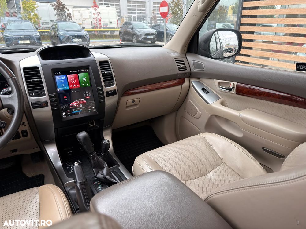 Toyota Land Cruiser 300 - 16