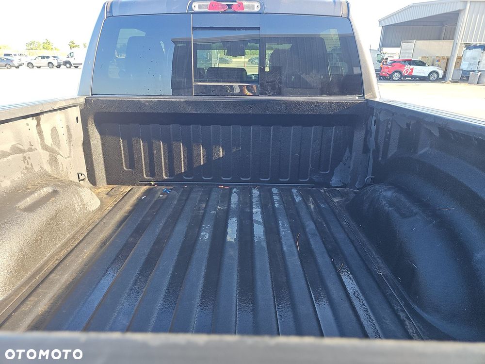 RAM 1500 - 12