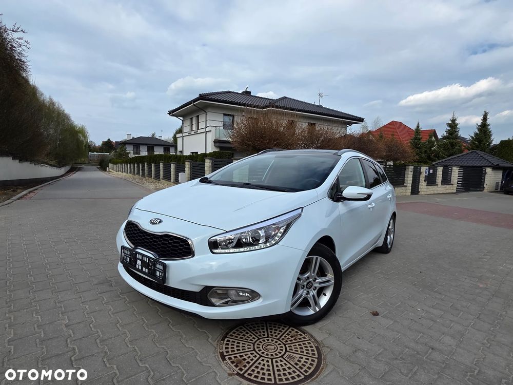 Kia Ceed 1.6 GDI Fifa World Cup Edition - 28
