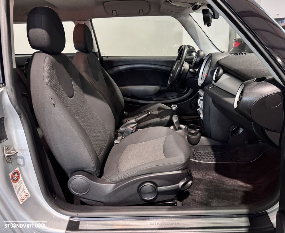 MINI 3 Portas Cooper D - 16