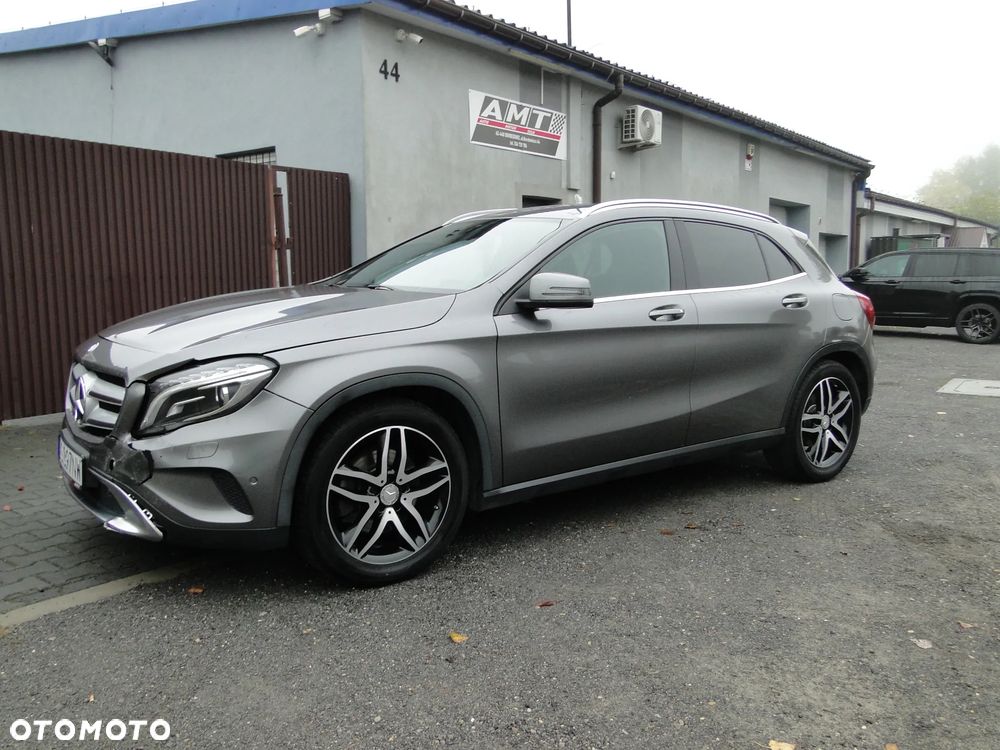 Mercedes-Benz GLA 250 4-Matic - 11