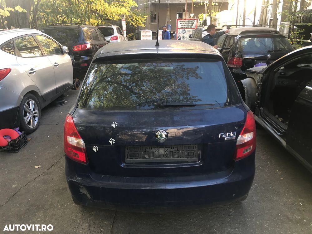 Dezmembrez Skoda Fabia 2 facelift 2011 albastru 1.2 benzina - 7