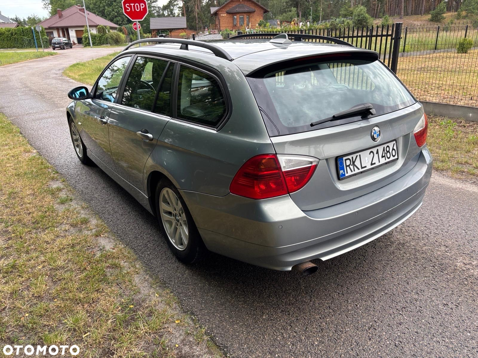 BMW Seria 3 320d DPF Touring - 8