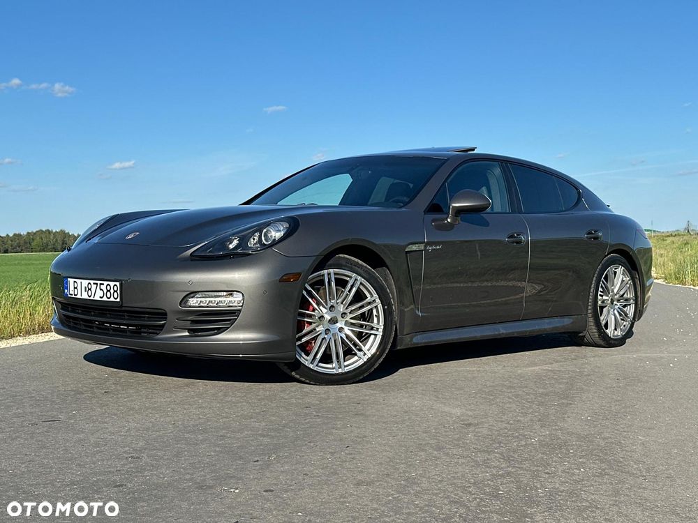Porsche Panamera - 1