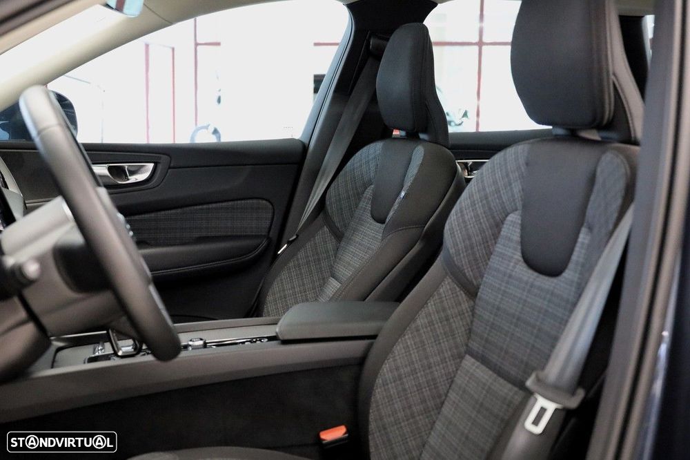 Volvo XC 60 2.0 T6 PHEV Core AWD - 11