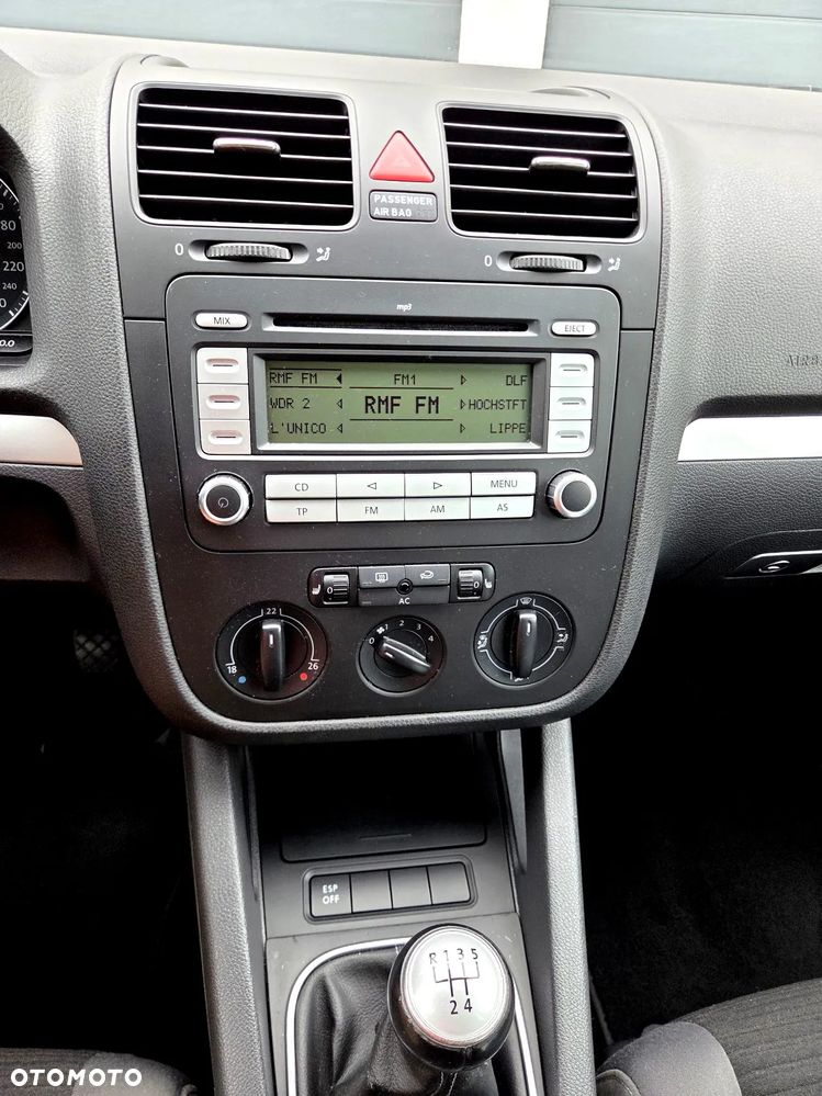 Volkswagen Golf - 23