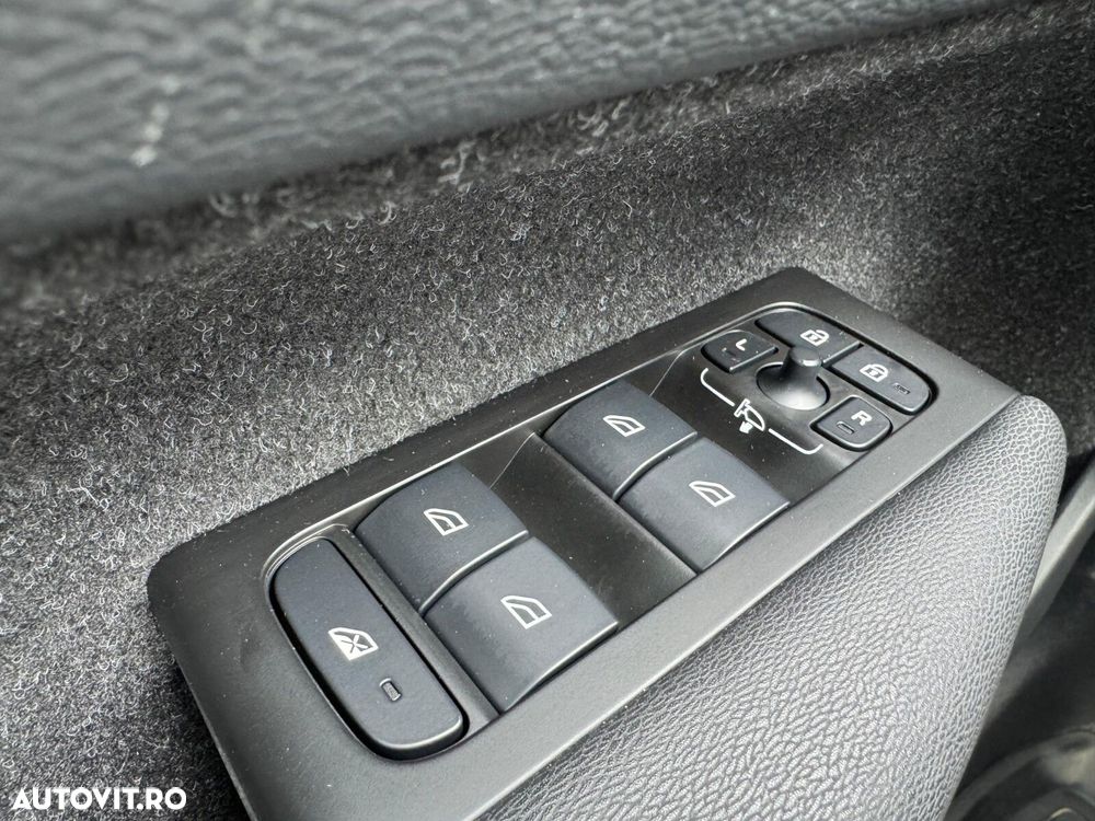 Volvo XC 40 B4 AT8 AWD Mild Hybrid Inscription - 19