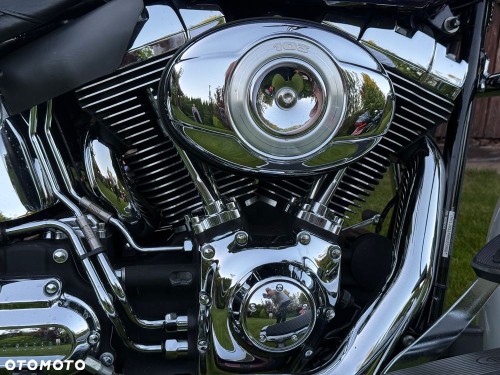 Harley-Davidson Softail Deluxe - 2
