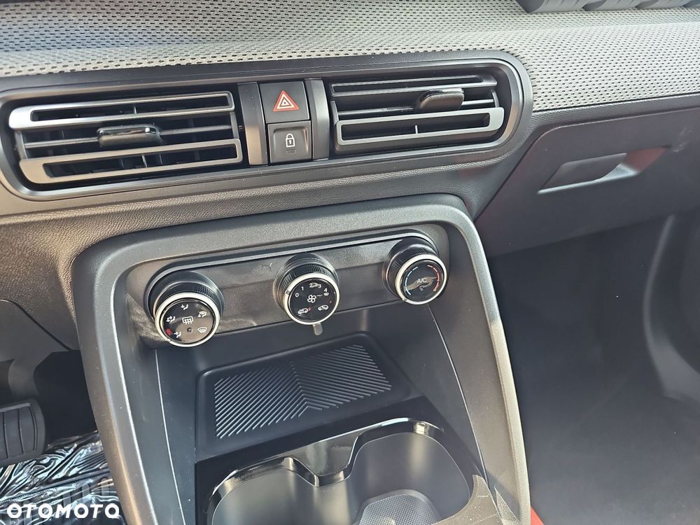 Citroën C3 1.2 T Plus - 17