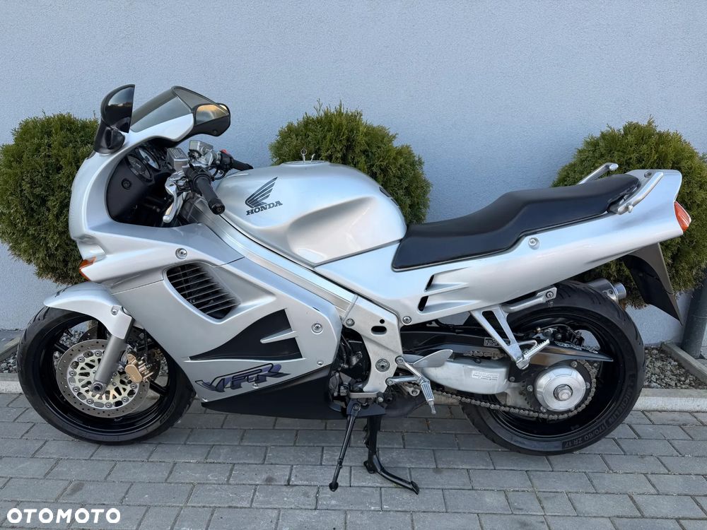 Honda VFR - 5