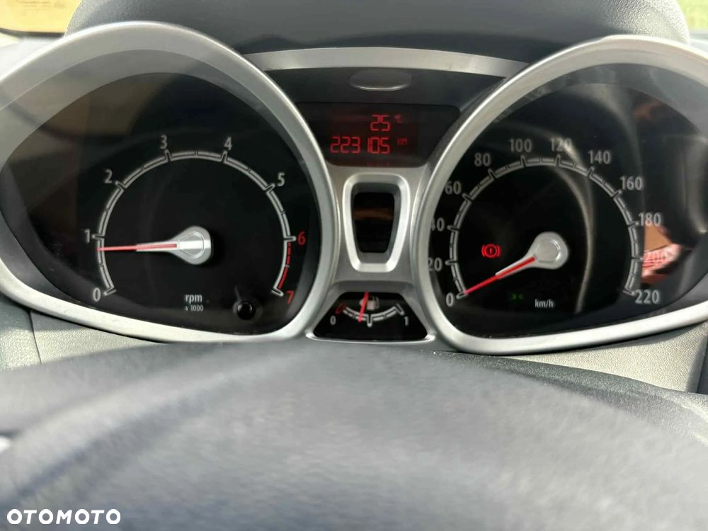 Ford Fiesta 1.4 Titanium - 17