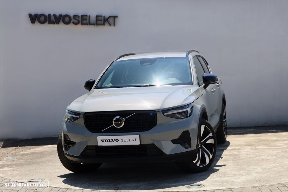 Volvo XC 40 2.0 B3 Plus Dark - 1