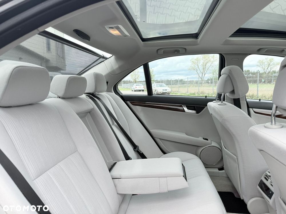 Mercedes-Benz Klasa C 320 CDI Avantgarde 4-Matic - 11