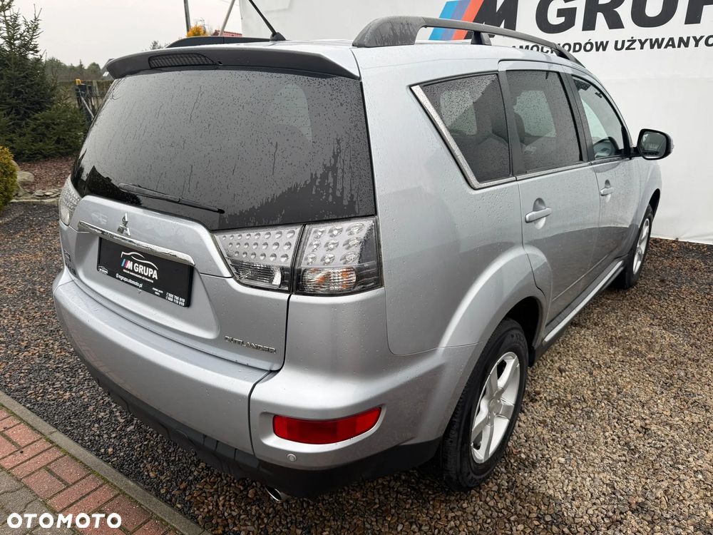 Mitsubishi Outlander - 12