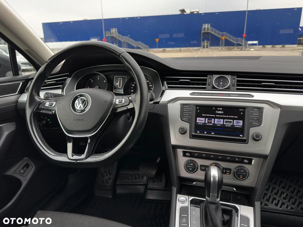 Volkswagen Passat 1.6 TDI (BlueMotion Technology) DSG Comfortline - 27