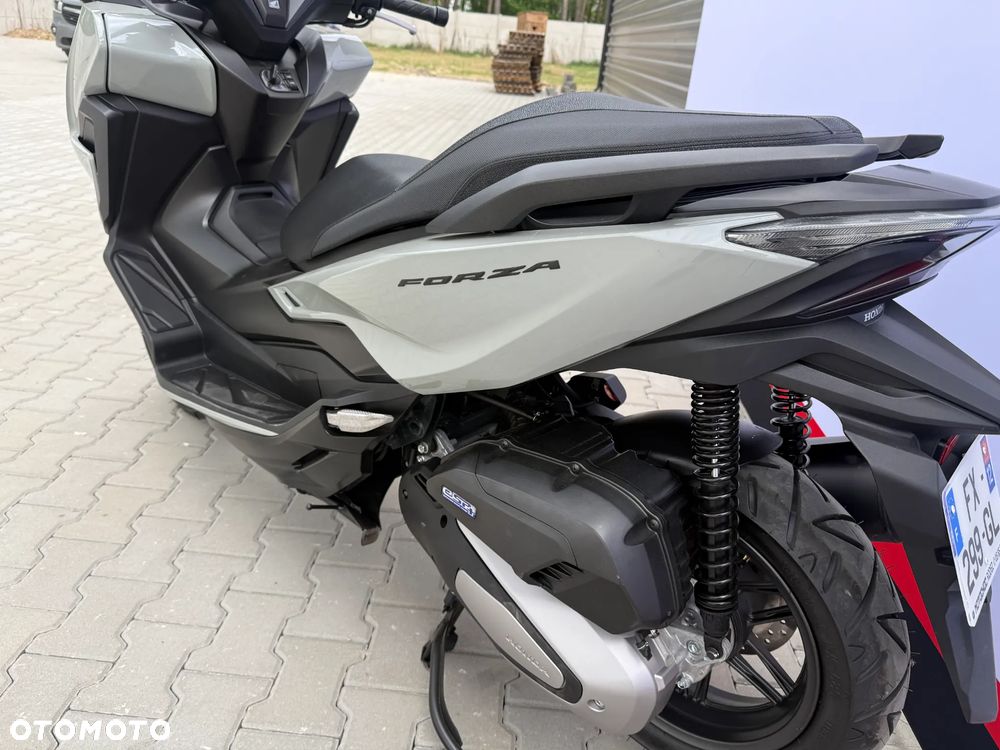 Honda NSS - 19