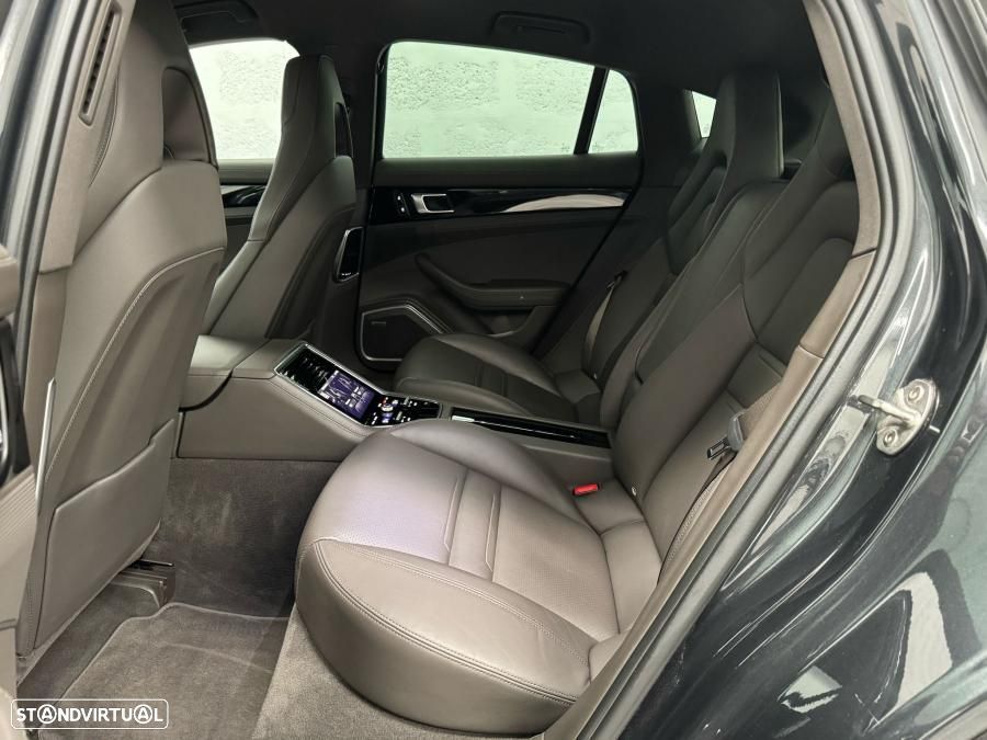 Porsche Panamera 4 E-Hybrid - 6