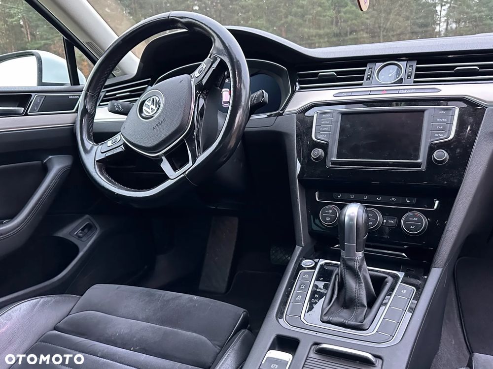 Volkswagen Passat - 9