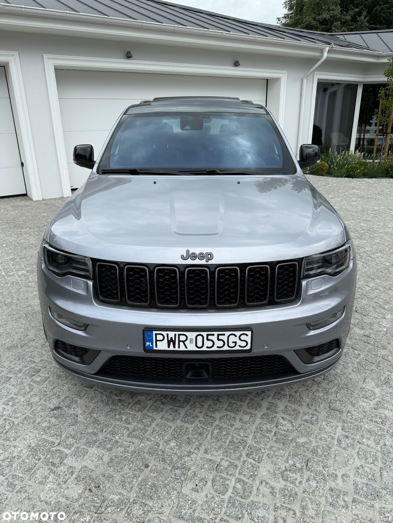 Jeep Grand Cherokee - 14