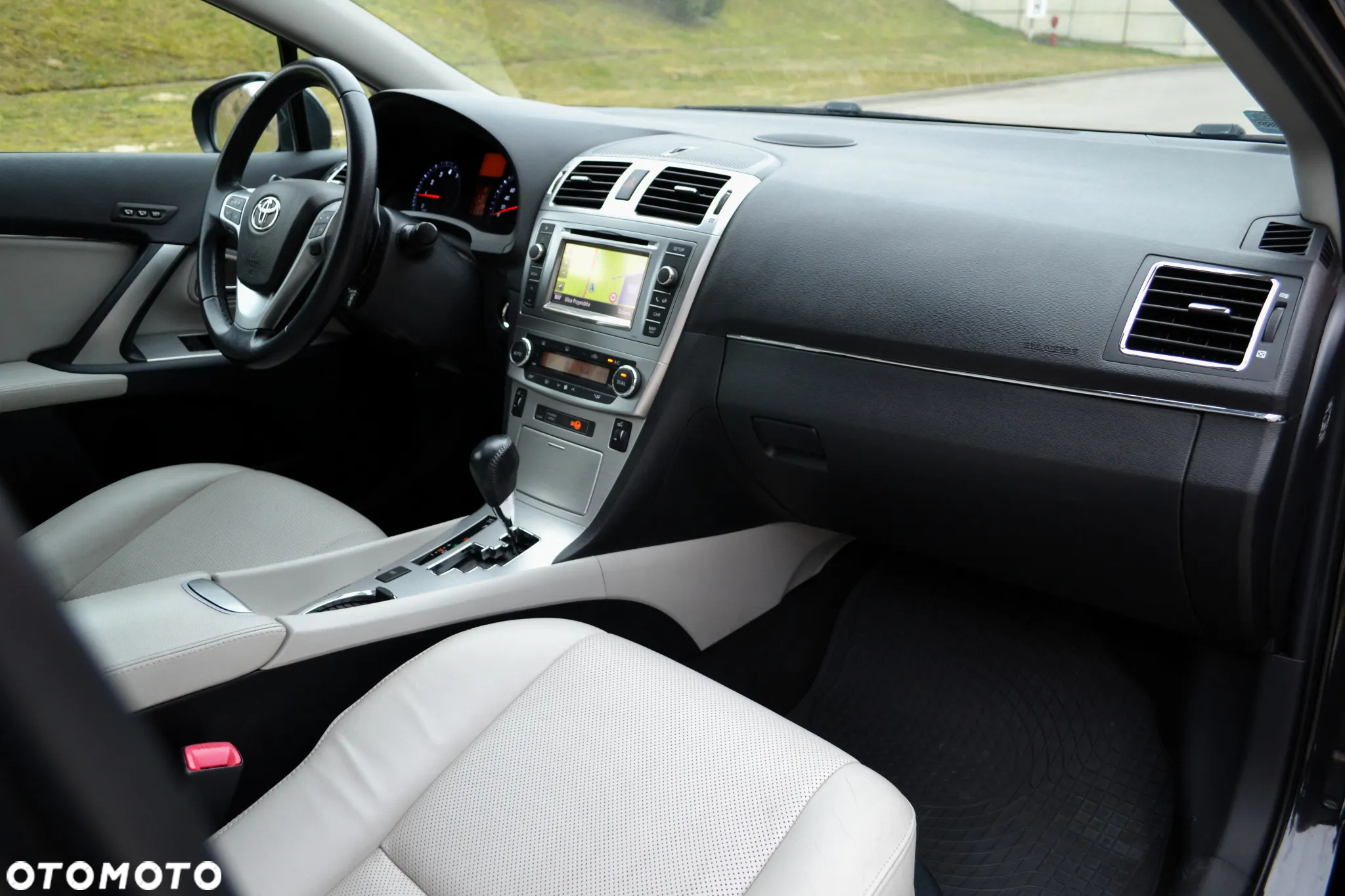 Toyota Avensis 2.0 Prestige NAVI MS - 10