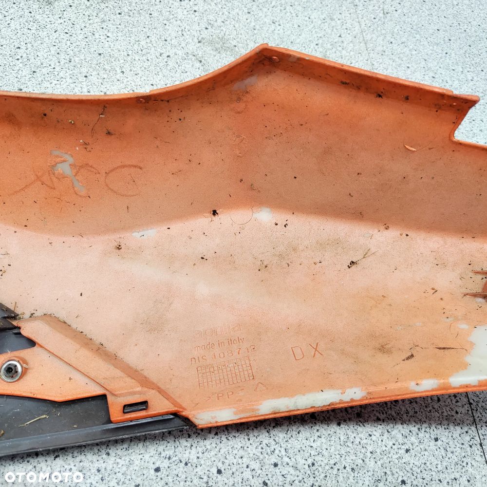 Owiewka, osłona, bok, boczek, wypełnienie owiewki Aprilia SR 50 SR50 - 12