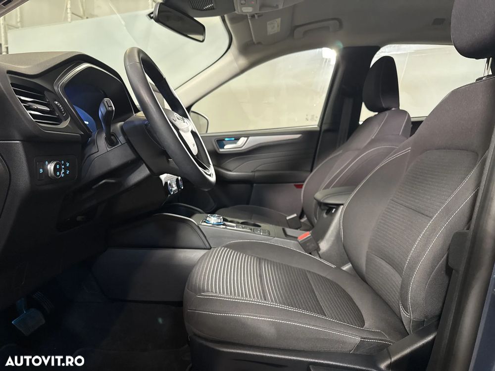 Ford Kuga - 25