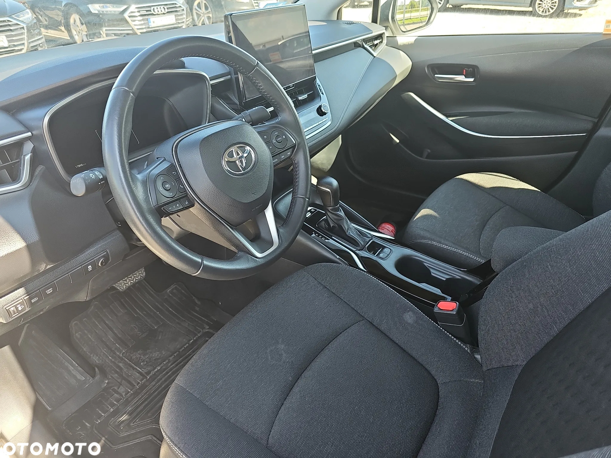Toyota Corolla 1.8 Hybrid Comfort - 10
