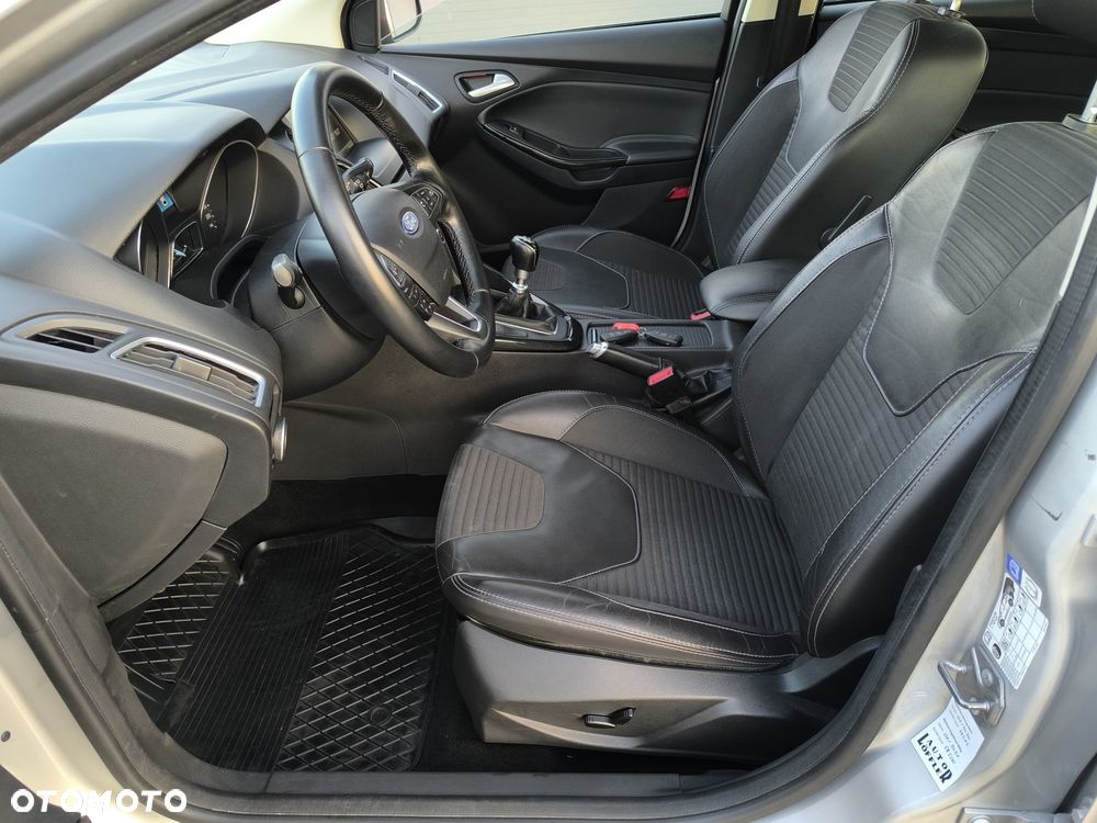 Ford Focus - 17