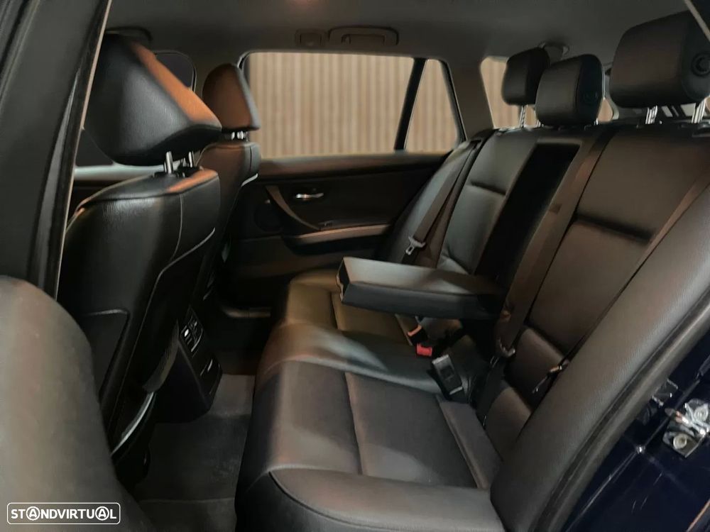 BMW 320 d Exclusive - 18
