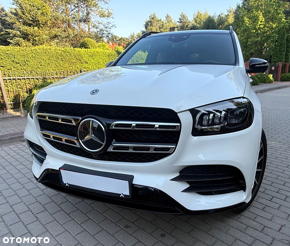 Mercedes-Benz GLS - 1