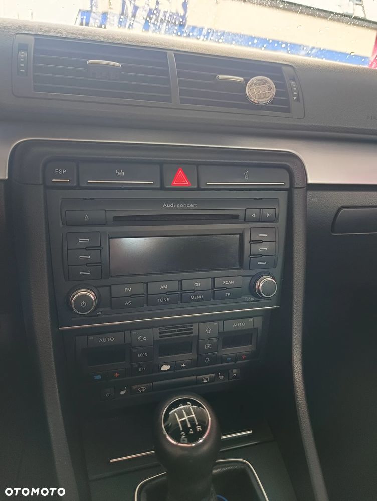 Audi A4 Limousine - 9